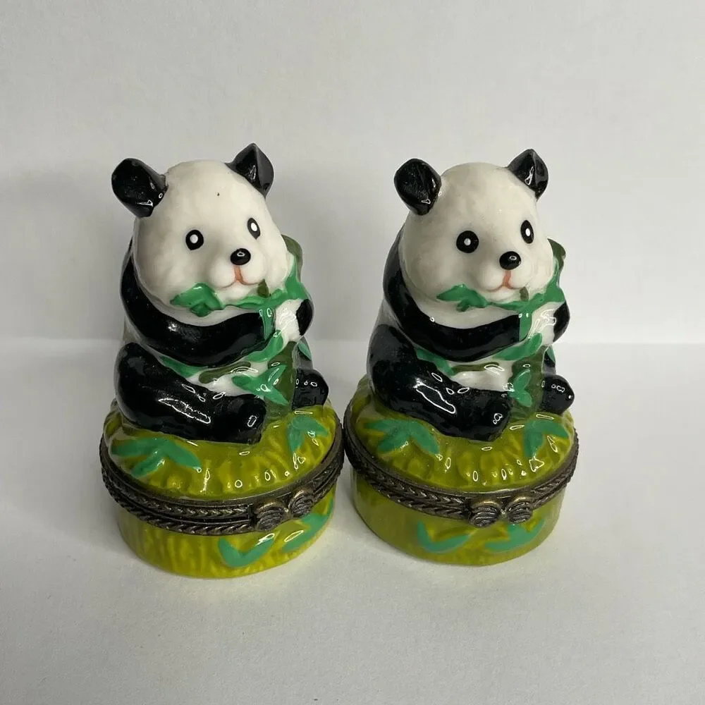 VINTAGE HINGED PORCELAIN TRINKET BOXES 2 PANDAS‎ BEAR EATING BAMBOO LEAVES 2.5”